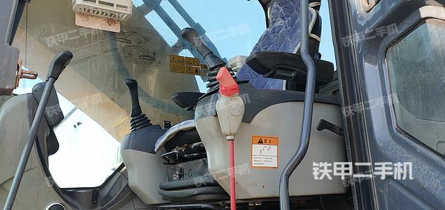 驾驶室整体(整机外观) 驾驶室整体(整机外观)