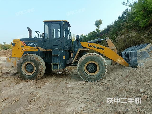 整機(jī)右后45°(整機(jī)外觀及大件) 整機(jī)右后45°(整機(jī)外觀及大件)