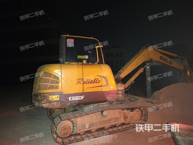 整机右后45°(整机外观) 整机右后45°(整机外观)