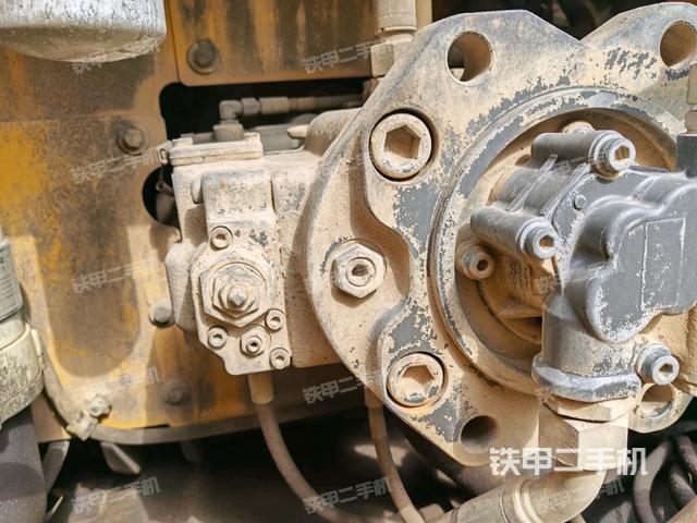 液壓泵斜45?左(大件艙室) 液壓泵斜45?左(大件艙室)