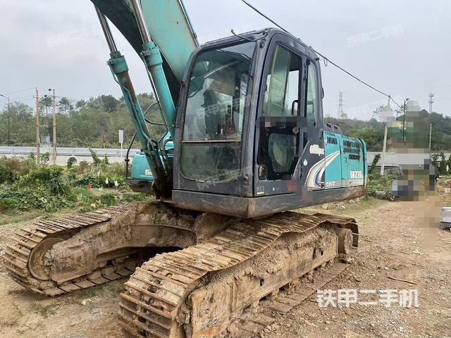 神鋼SK200-8挖掘機(jī)