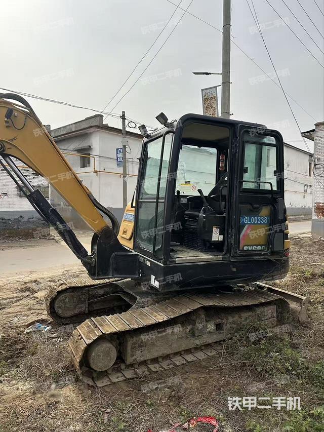 驾驶室整体(整机外观) 驾驶室整体(整机外观)
