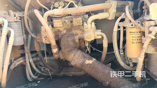 液壓泵艙室正面整體(整機(jī)外觀) 液壓泵艙室正面整體(整機(jī)外觀)