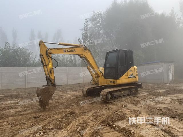 驾驶室整体(整机外观) 驾驶室整体(整机外观)