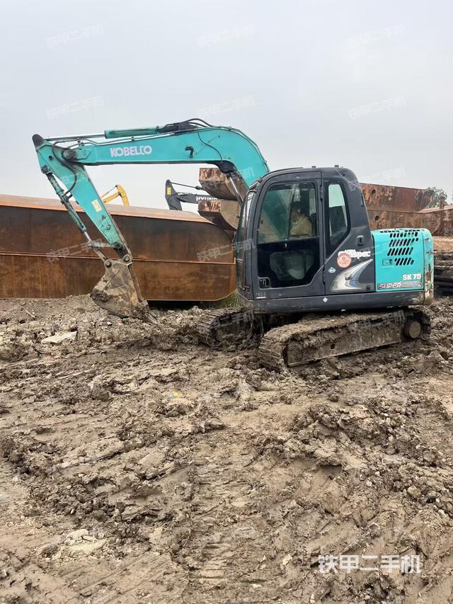 神鋼SK75-8挖掘機