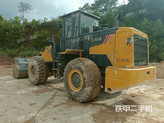 驾驶室操作台(整机外观及大件) 驾驶室操作台(整机外观及大件)