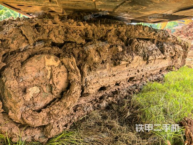 左侧履带整体 (行走机构) 左侧履带整体 (行走机构)