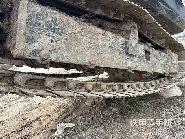 单侧履带整体(整机外观) 单侧履带整体(整机外观)