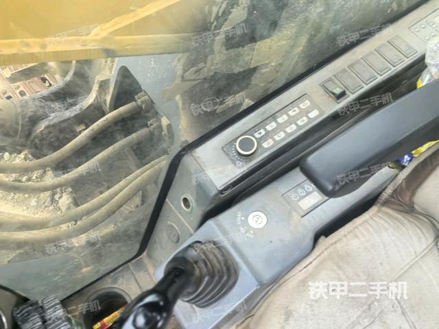 座椅后部(駕駛室部分) 座椅后部(駕駛室部分)