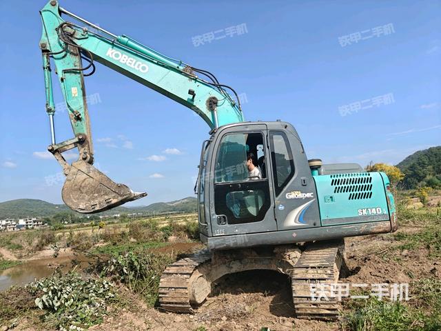 神鋼SK130-8挖掘機(jī)
