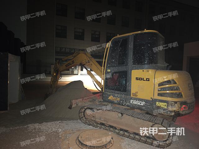 驾驶室整体(整机外观) 驾驶室整体(整机外观)