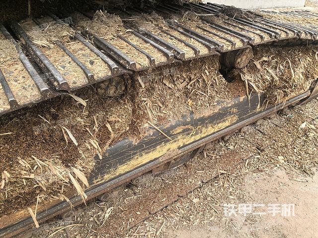 单侧履带整体(整机外观) 单侧履带整体(整机外观)