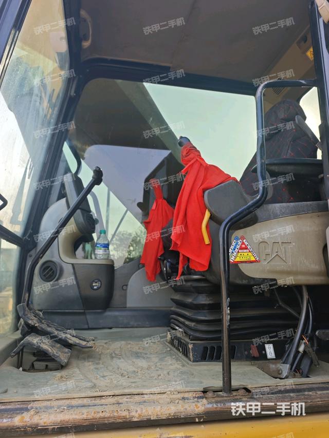 驾驶室整体(整机外观) 驾驶室整体(整机外观)