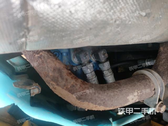 液壓泵艙室正面整體(整機(jī)外觀) 液壓泵艙室正面整體(整機(jī)外觀)