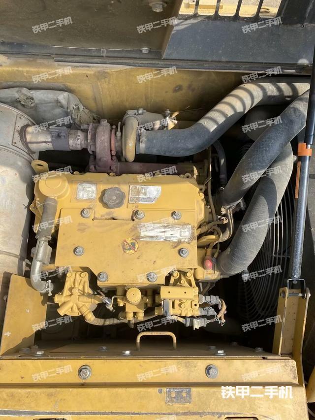 发动机整体俯视(整机外观) 发动机整体俯视(整机外观)