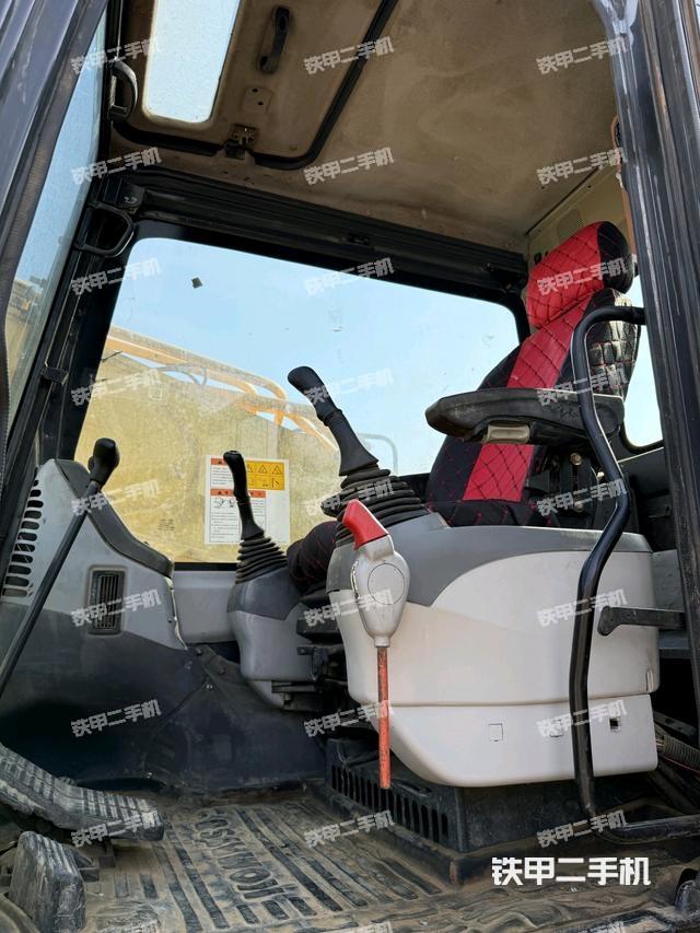 驾驶室整体（整机外观）