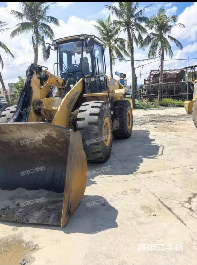 工作装置整体(整机外观及大件) 工作装置整体(整机外观及大件)