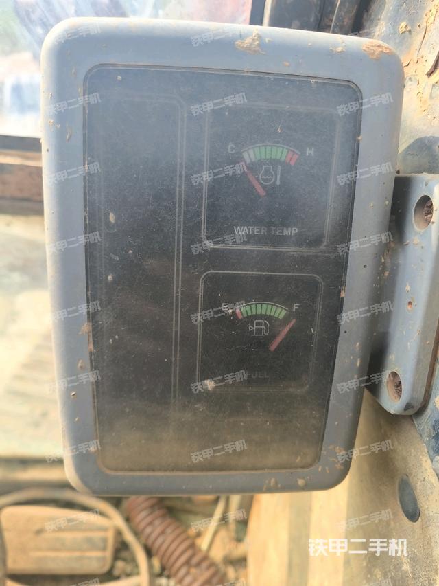 顶棚整体(驾驶室部分) 顶棚整体(驾驶室部分)