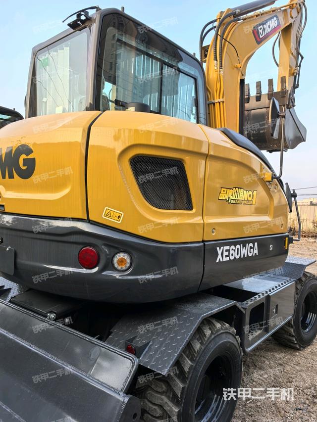 整機右后45°(整機外觀) 整機右后45°(整機外觀)