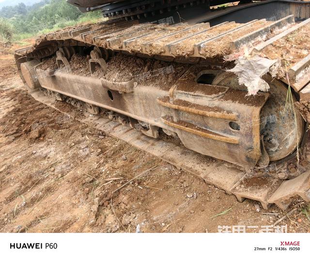 单侧履带整体(整机外观) 单侧履带整体(整机外观)