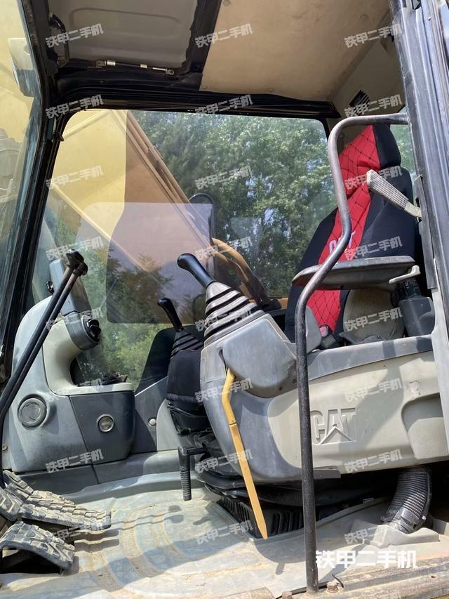 驾驶室整体(整机外观) 驾驶室整体(整机外观)