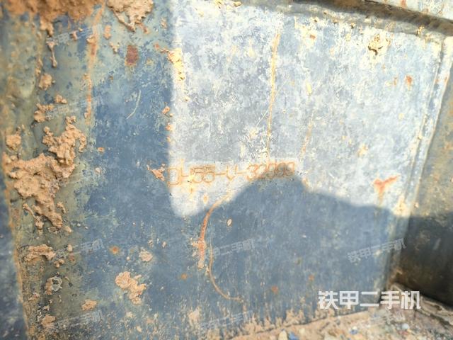小臂整体右前(工作和回转装置) 小臂整体右前(工作和回转装置)