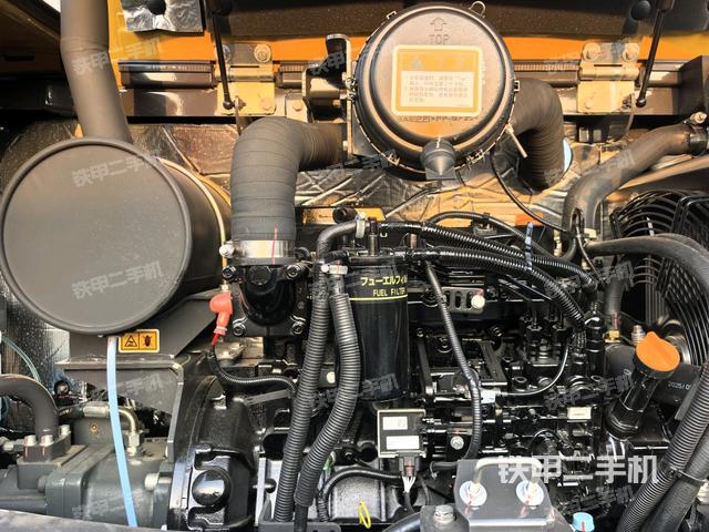 发动机整体俯视(整机外观) 发动机整体俯视(整机外观)