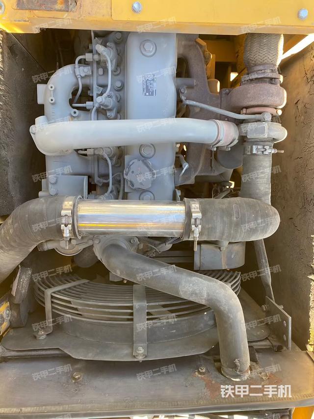 发动机整体俯视(整机外观) 发动机整体俯视(整机外观)