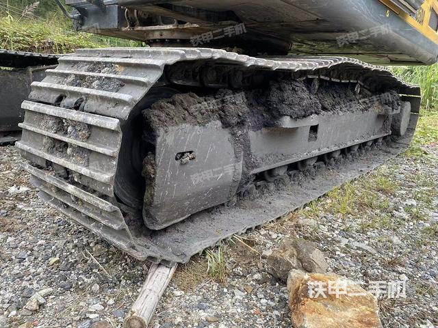 單側(cè)履帶整體(整機外觀) 單側(cè)履帶整體(整機外觀)