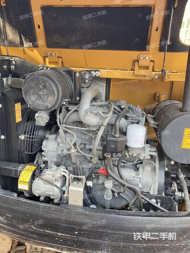 發(fā)動(dòng)機(jī)整體俯視(整機(jī)外觀) 發(fā)動(dòng)機(jī)整體俯視(整機(jī)外觀)