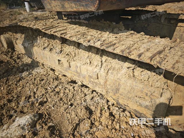 单侧履带整体(整机外观) 单侧履带整体(整机外观)