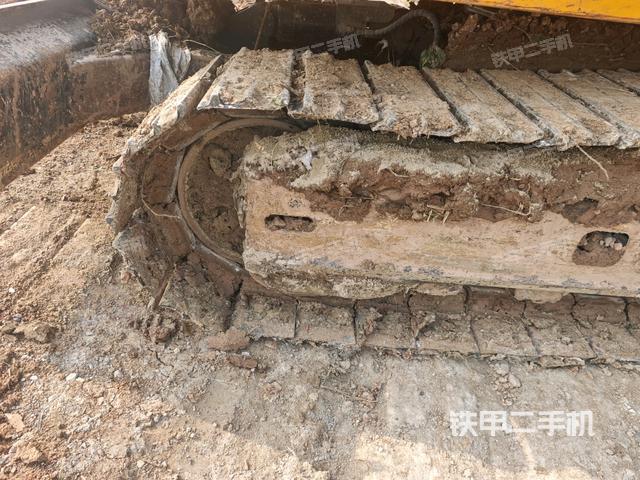 左側(cè)行走馬達(dá)蓋板(行走機(jī)構(gòu)) 左側(cè)行走馬達(dá)蓋板(行走機(jī)構(gòu))