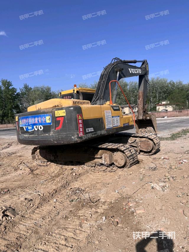 整机右后45°(整机外观) 整机右后45°(整机外观)