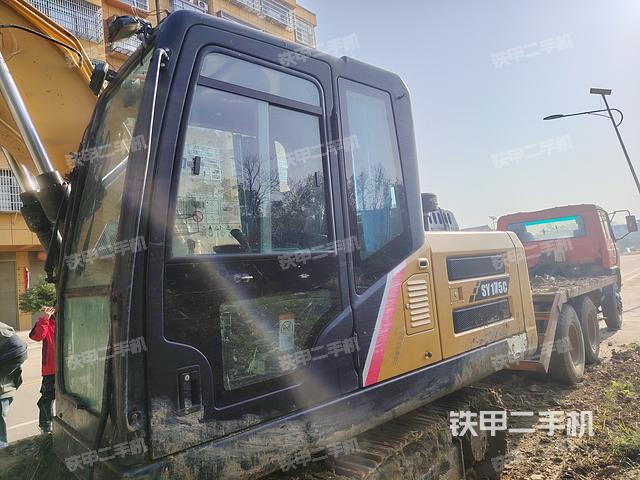 驾驶室整体(整机外观) 驾驶室整体(整机外观)