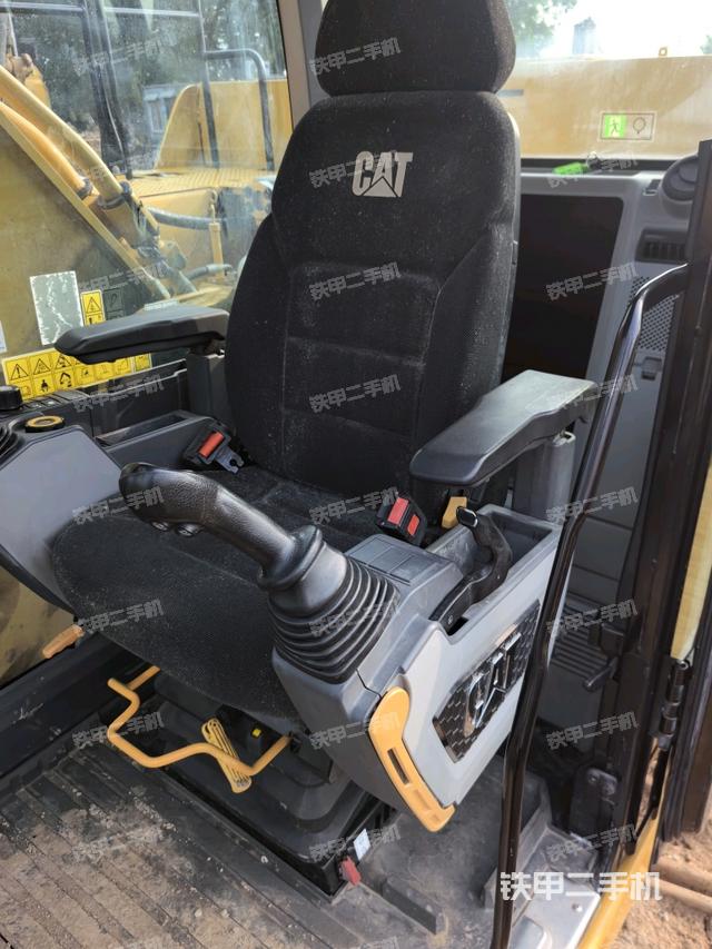 駕駛室整體(整機外觀) 駕駛室整體(整機外觀)