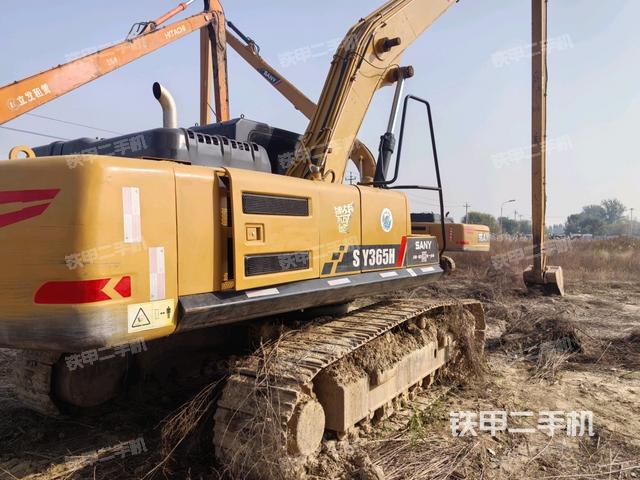 整机右后45°(整机外观) 整机右后45°(整机外观)