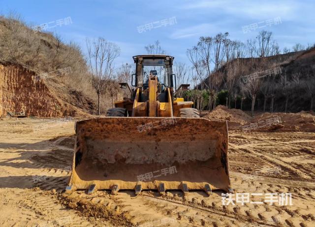 駕駛室工作臺(tái)（整機(jī)外觀及大件）