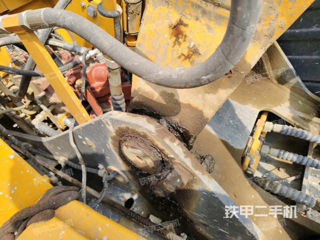 大臂根部?斜視(工作和回轉(zhuǎn)裝置) 大臂根部?斜視(工作和回轉(zhuǎn)裝置)