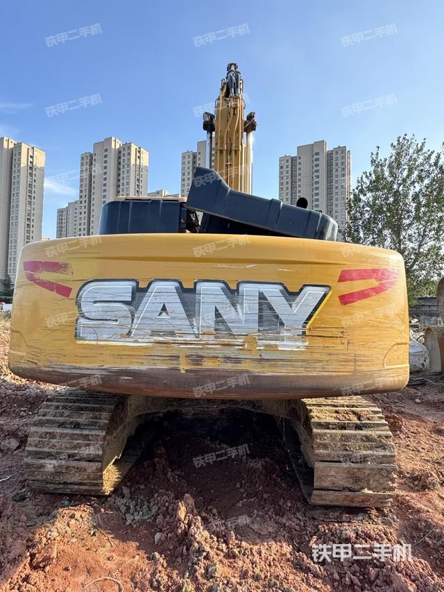 驾驶室顶部（整机外观）