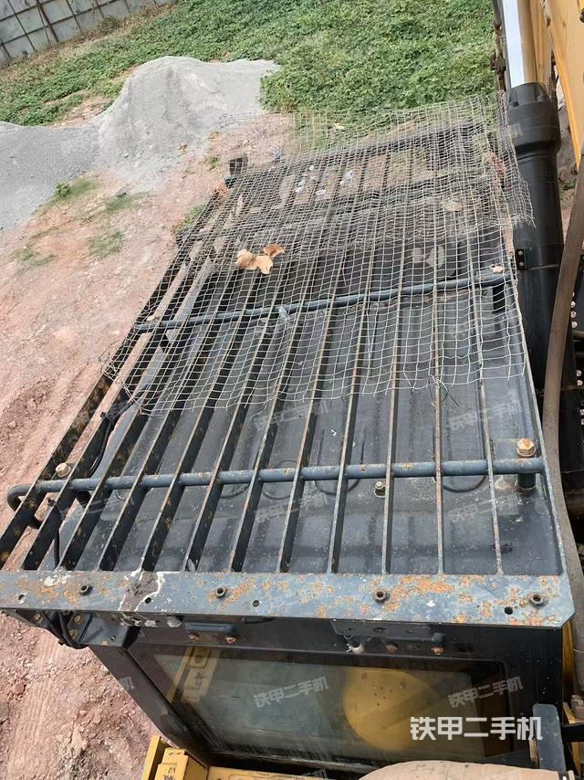 驾驶室顶部（整机外观）