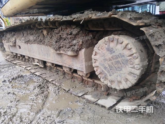 右侧履带整体(行走机构) 右侧履带整体(行走机构)