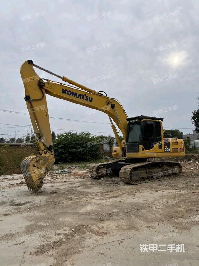 小松PC220-8M0挖掘机