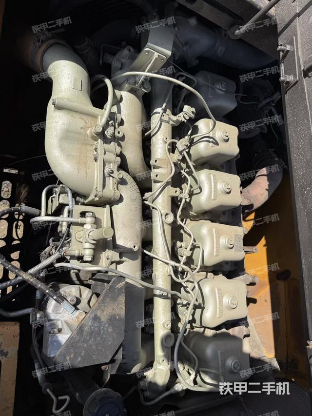 发动机整体俯视(整机外观) 发动机整体俯视(整机外观)