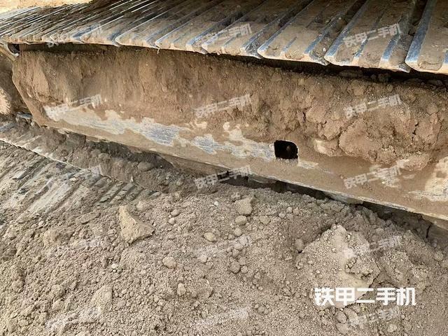 单侧履带整体(整机外观) 单侧履带整体(整机外观)