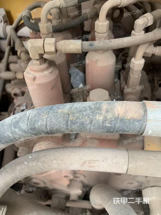 回转马达和主控阀（整机外观）