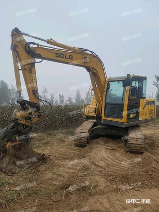 山東臨工E680F挖掘機(jī)