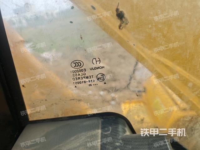 座椅右側(cè)控制臺(tái)/鑰匙門/油門/含右手柄(駕駛室部分) 座椅右側(cè)控制臺(tái)/鑰匙門/油門/含右手柄(駕駛室部分)