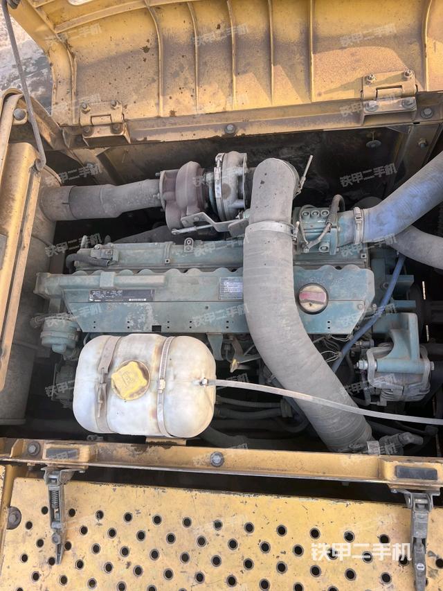 发动机整体俯视(整机外观) 发动机整体俯视(整机外观)