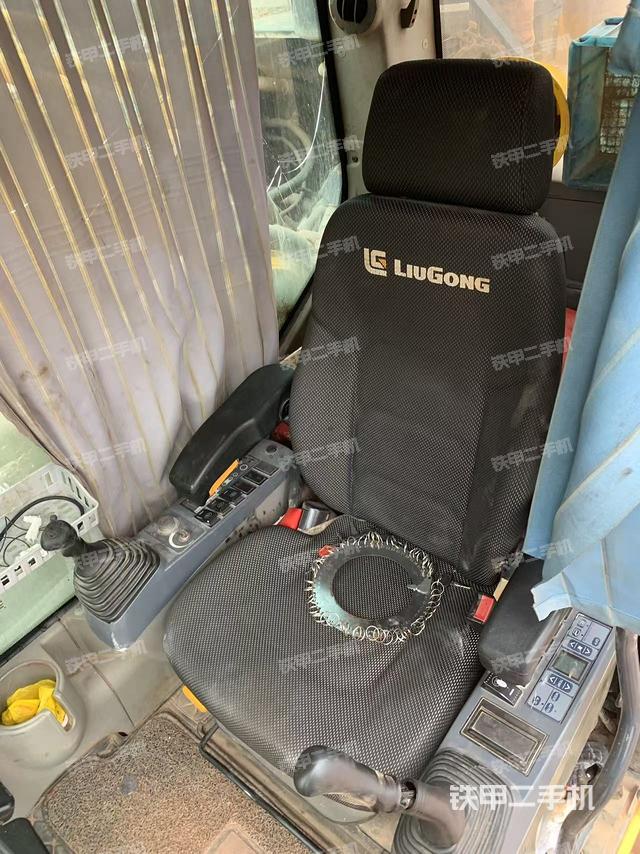 驾驶室整体（整机外观）