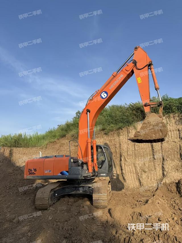 整機(jī)右后45°(整機(jī)外觀) 整機(jī)右后45°(整機(jī)外觀)